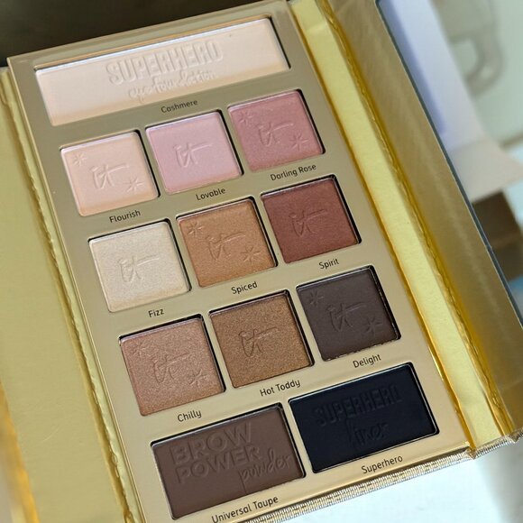 It Cosmetics NEW Girl Beauty Book  Vol. 5 Gold Special Holiday Edition - Picture 3 of 14